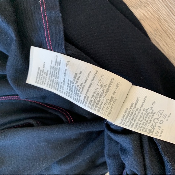 3 for $50 | GILLY HICKS black tee - Picture 5 of 7